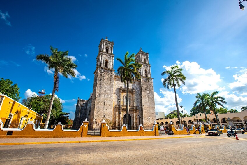 Chichen Itza Classic Day Trip: Lunch included