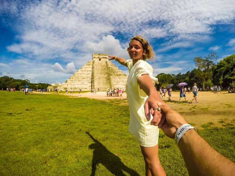 Chichen Itza Classic Day Trip: Lunch included