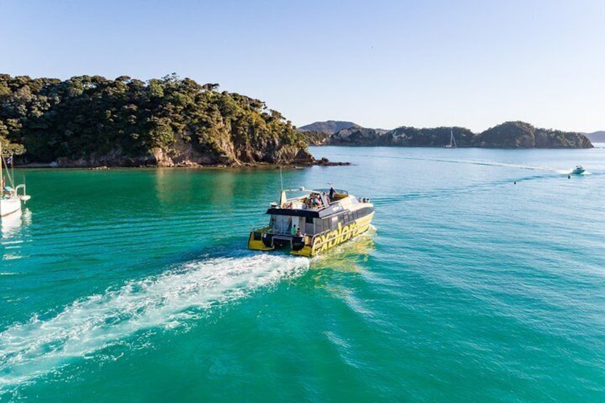Sailing through the 144 islands of Ipipiri