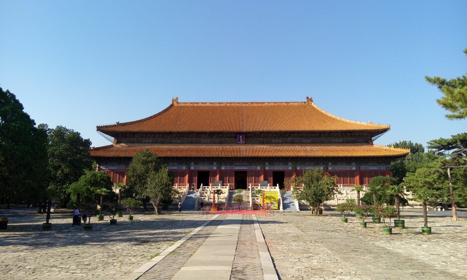 Private Tour: Great Wall at Badaling & Ming Tomb with Lunch