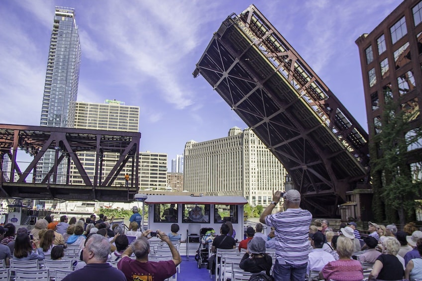 Wendella's 90-min Chicago River Architecture Tour