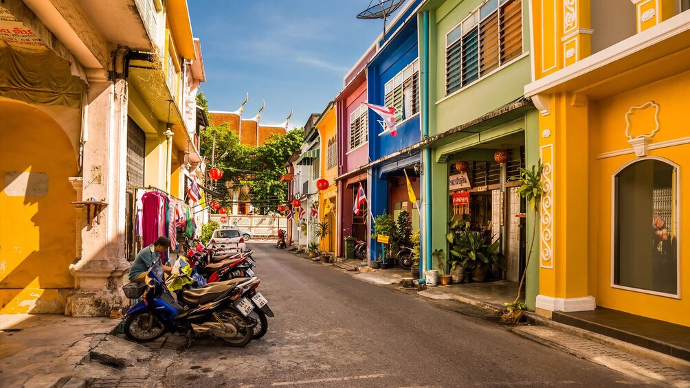 Private Phuket Taste and Walk Tour