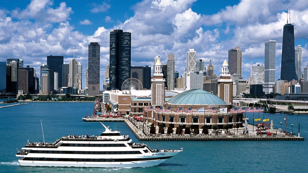 Spirit of Chicago Signature Lunch Cruise on Lake Michigan