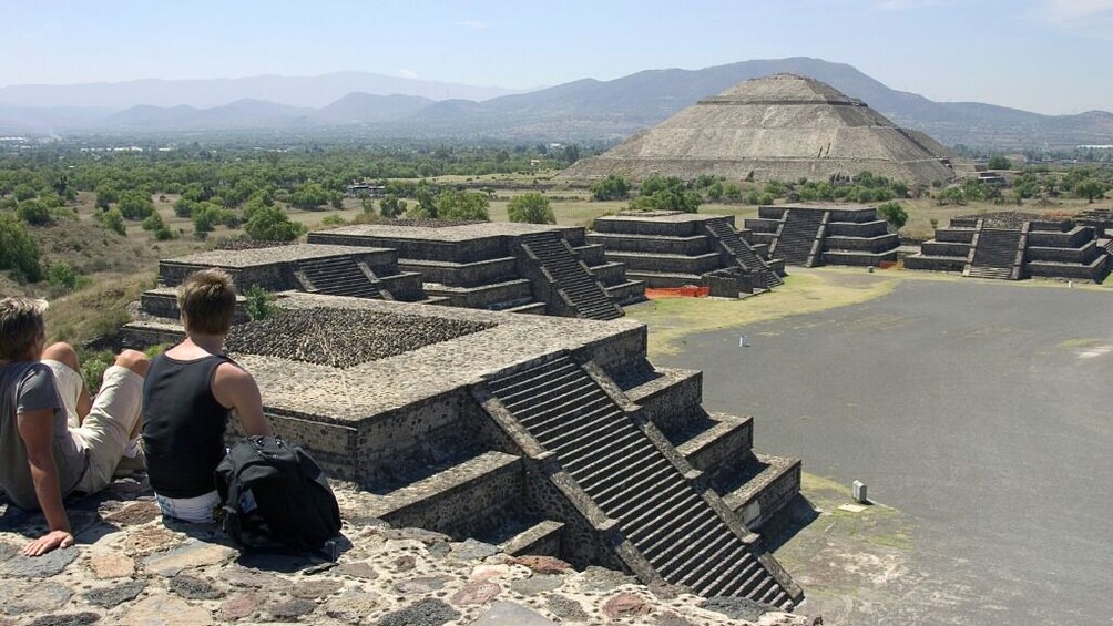 Teotihuacan, Shrine of Guadalupe & Tlatelolco Tour 