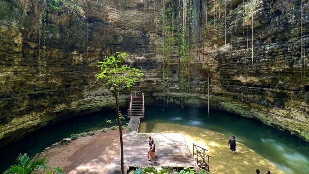 Chichen Itza, Cenote & Valladolid All Inclusive Tour