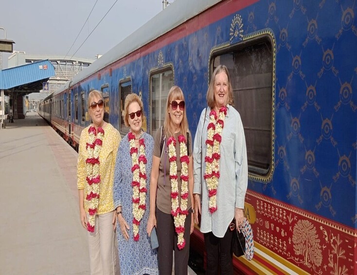 Private Taj Mahal Tour By Super-Fast Train From Delhi - All Inclusive 