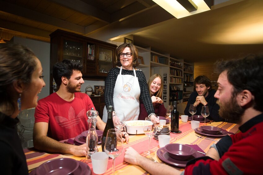 Pasta-making class at a Cesarina's home with tasting - Siena