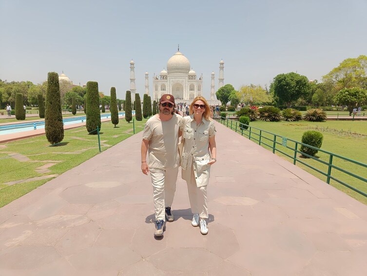 Same Day Taj Mahal Private Tour from Mumbai By Flight