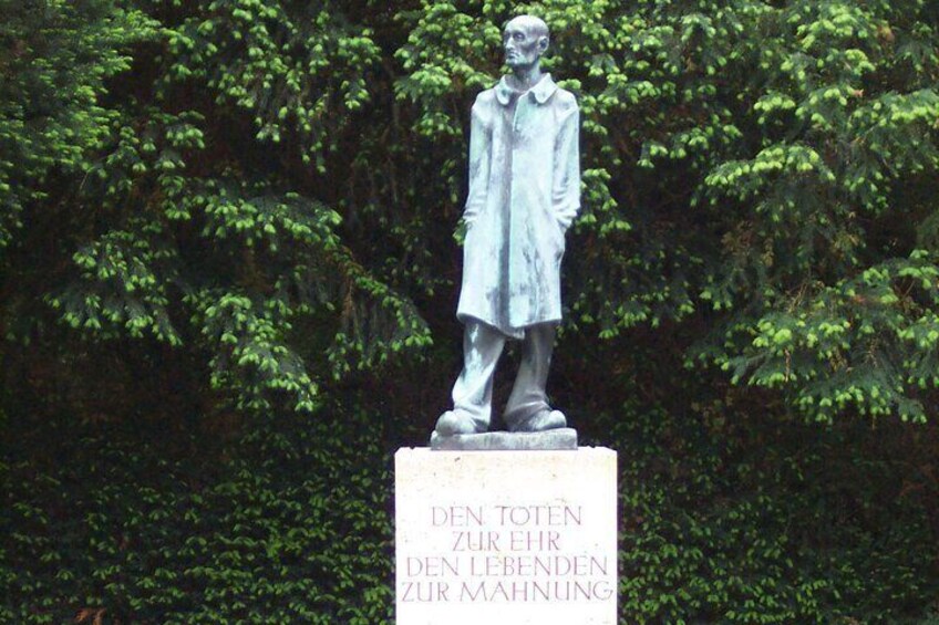 memorial stature dedicated to the unknown prisoner