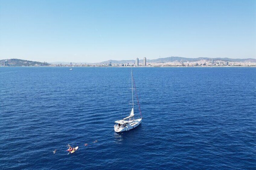 Barcelona Small Group Sailing with Snacks & Cava