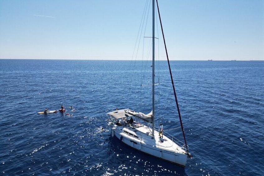 Barcelona Small Group Sailing with Snacks & Cava