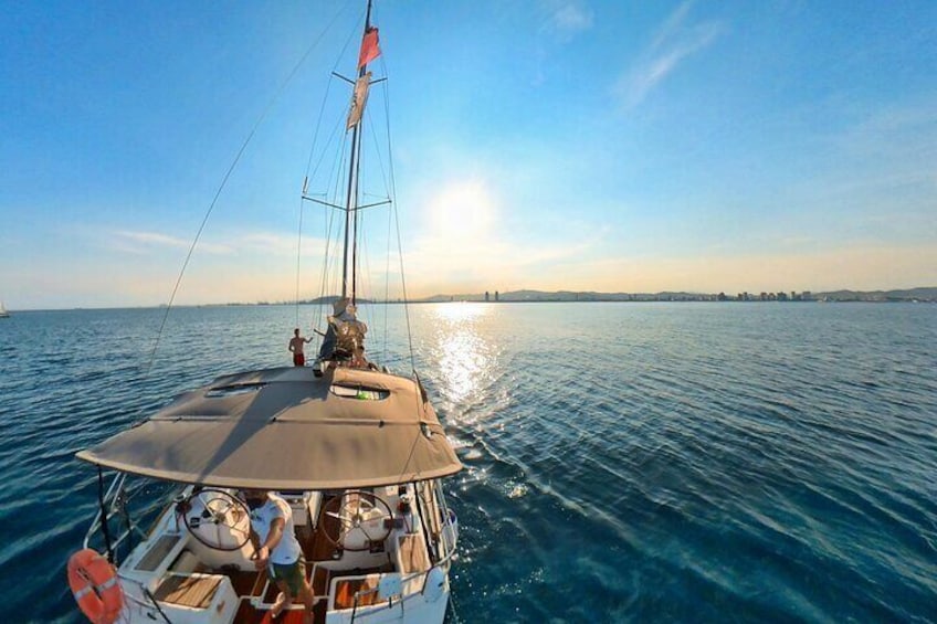 Barcelona Small Group Sailing with Snacks & Cava