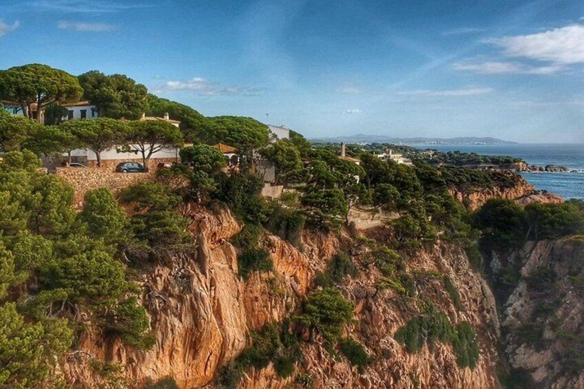 The majestic walk along the Costa Brava coastline to the beach in Sant Pol.