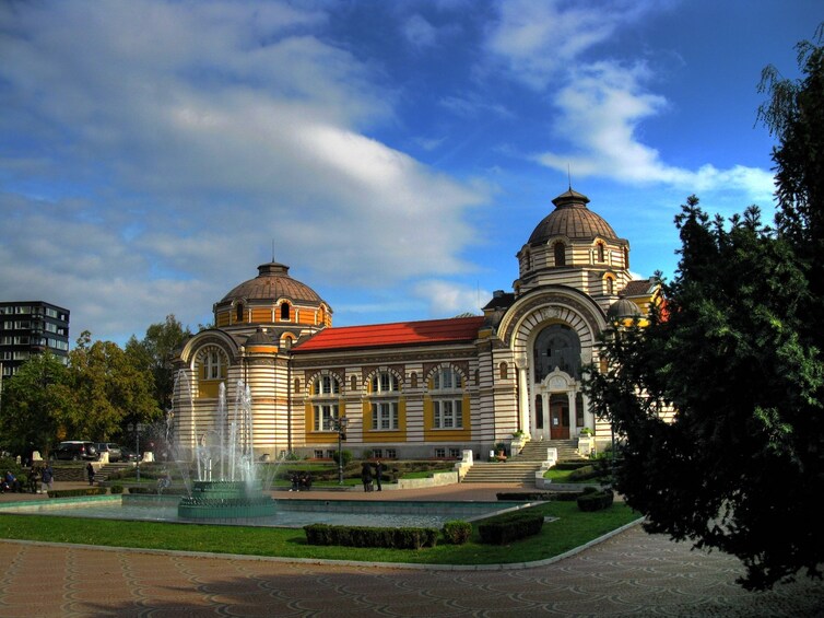 Sofia Tour with Unique Local Food & Drinks Experience