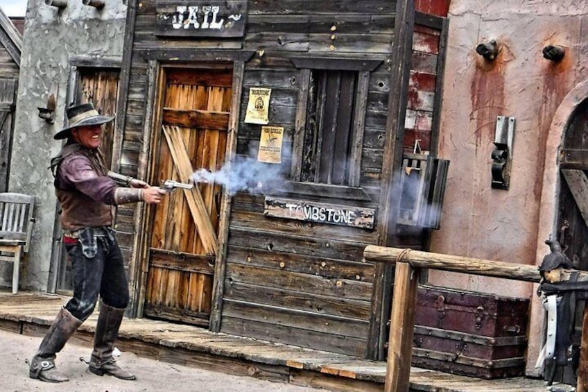 Gunfight Show Old Tombstone
