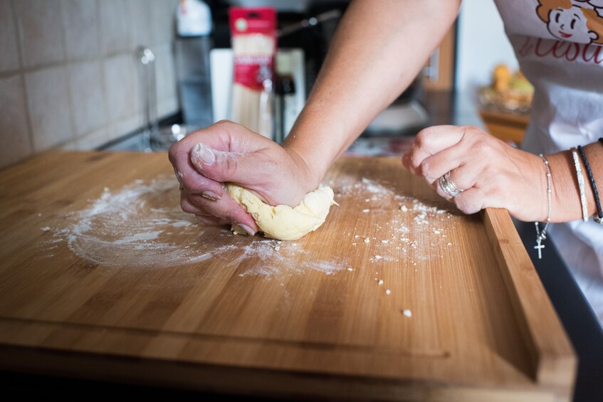 Pasta-making class at a Cesarina's home with tasting Bergamo
