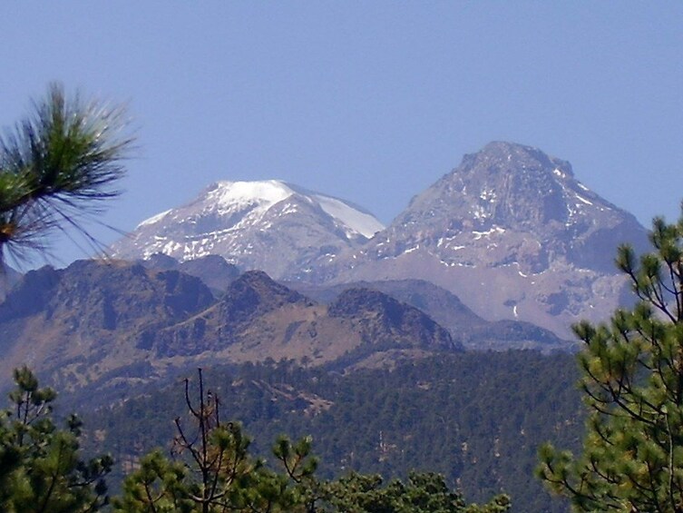 Mexico: Private hiking tour to Iztaccihuatl Volcano