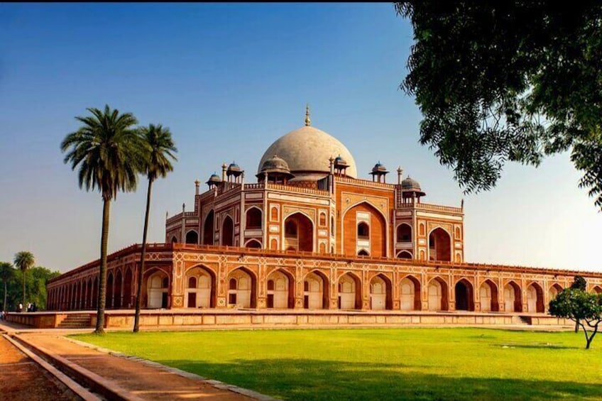 Private Full Day Old and New Delhi City Tour by Car