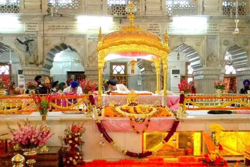 Private Full Day Old and New Delhi City Tour by Car