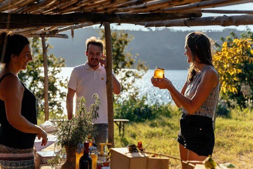 Naples Scenic E-Bike Guided Ride to a Local Vineyard with Meal
