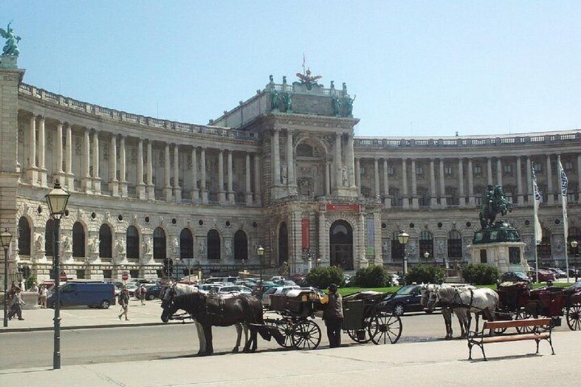 Vienna tour with Questo: The Hofburg Imperial Palace. The official presidential residence.