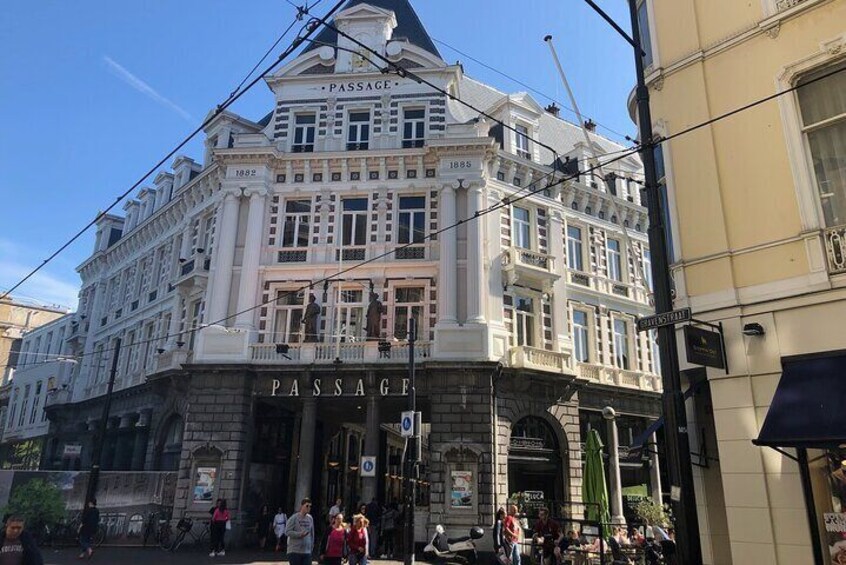 Visit the Girl with the Pearl Earing, The Hague & Delft City - Private Day Tour