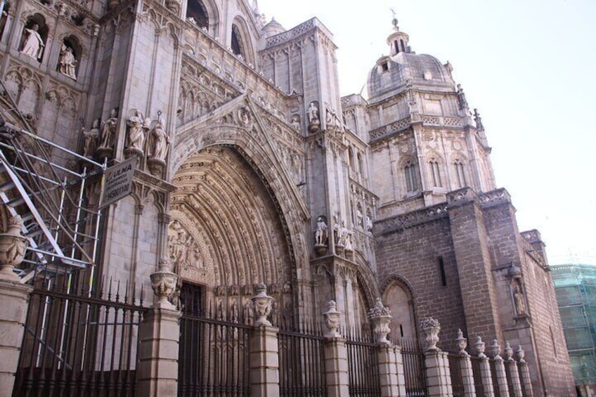 Toledo Half Day Tour with Cathedral Tickets Included