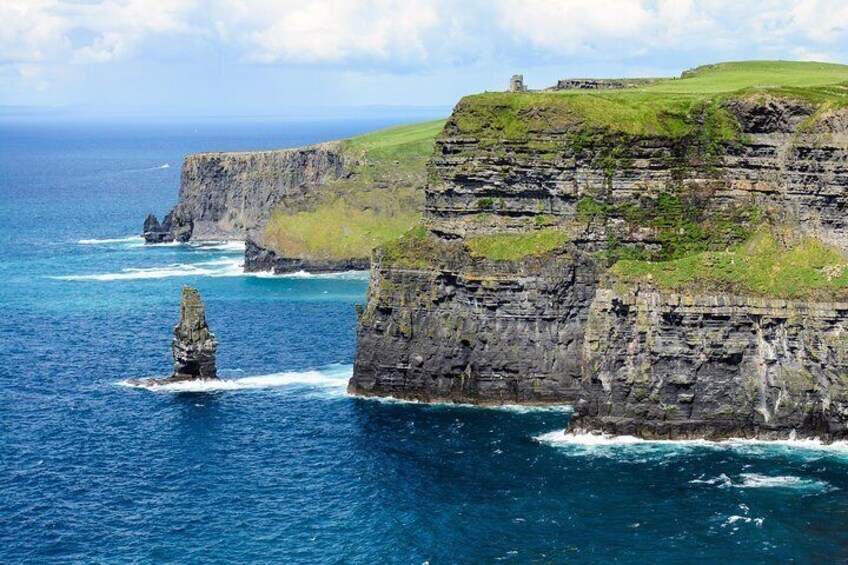 Aran Island, Cliffs of Moher & Cruise tour from Galway. Guided.