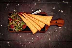 Alimentos y bebidas