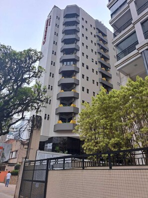 施設の正面