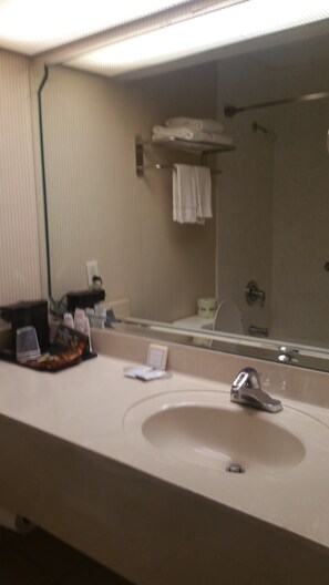 Bathroom sink