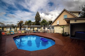 Utomhuspool