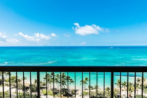 Vista para praia/oceano