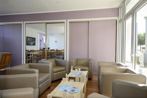 Sala de estar en el lobby