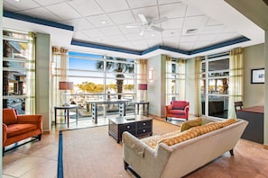 Sala de estar en el lobby