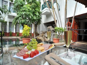 Breakfast area