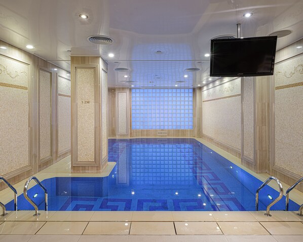 屋内プール