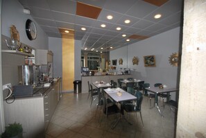 FrukostomrÄde
