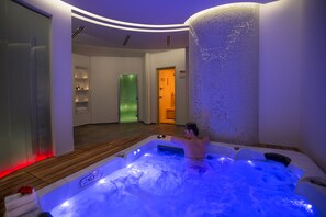 Indoor spa tub