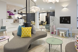 Sala de estar en el lobby