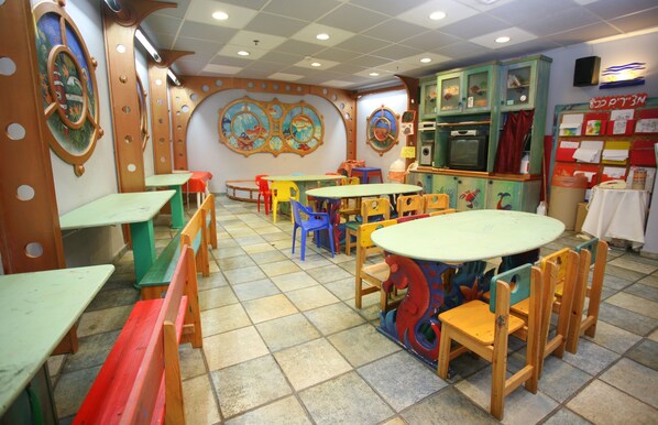 Children’s play area – indoor