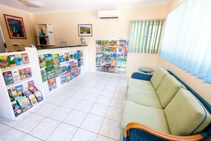 Sala de estar en el lobby