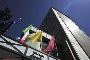 施設の正面