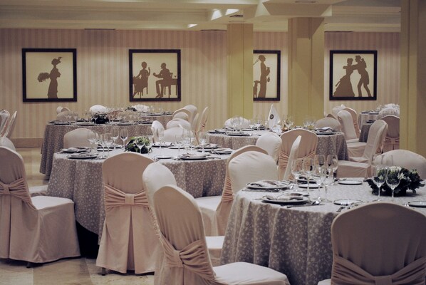 Banquet hall