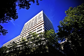 Vista frontal de la propiedad