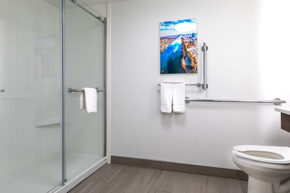 Salle de bain accessible aux personnes à mobilité réduite