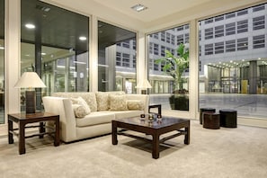 Sala de estar en el lobby