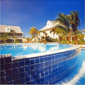 Piscina a sfioro
