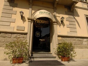 Esterni