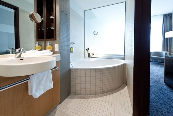 Jetted tub